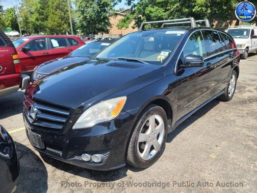 Black 2011 Mercedes-Benz R-Class 4MATIC