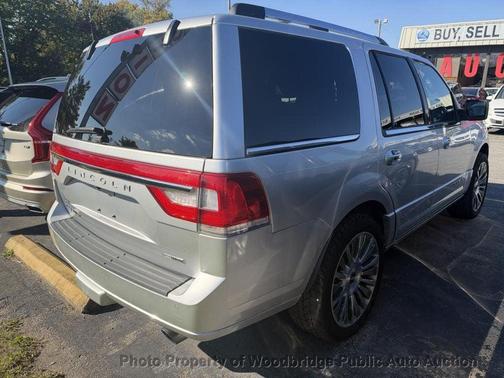 Ingot Silver Metallic 2015 Lincoln Navigator Base