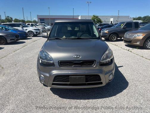 Bright Silver Metallic 2013 Kia Soul !