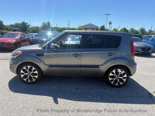 Bright Silver Metallic 2013 Kia Soul !