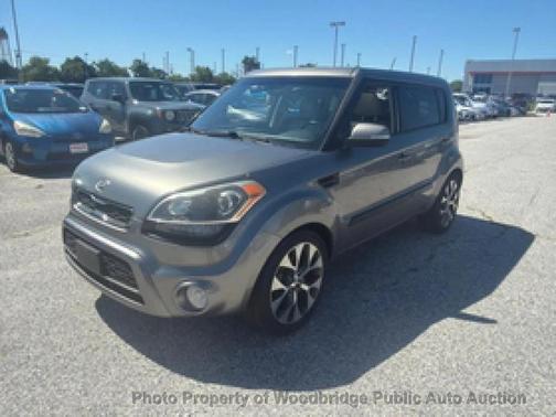Bright Silver Metallic 2013 Kia Soul !