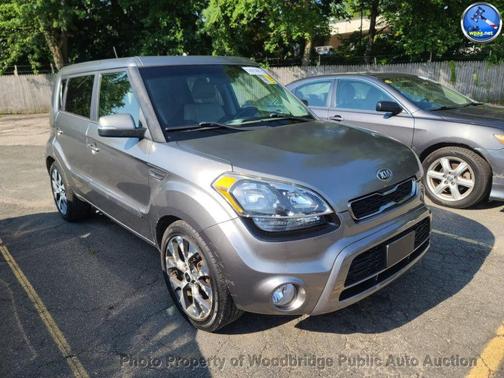 Bright Silver Metallic 2013 Kia Soul !