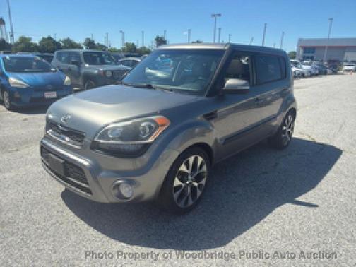 Bright Silver Metallic 2013 Kia Soul !