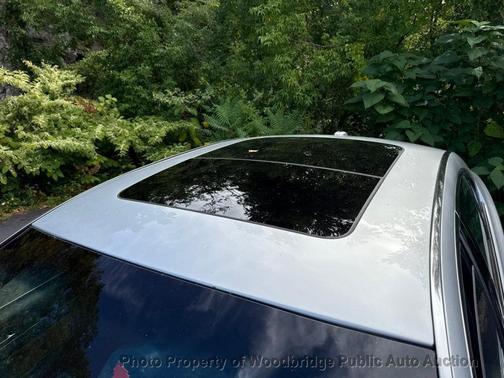 2013 Lincoln MKS Base