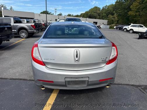 2013 Lincoln MKS Base