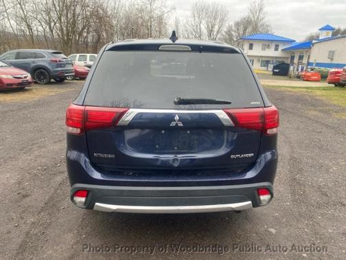 Cosmic Blue Metallic 2018 Mitsubishi Outlander SE
