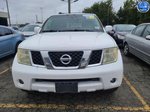 2005 Nissan Pathfinder SE