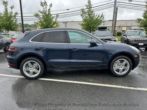 2017 Porsche Macan Base