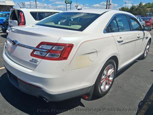 White Platinum Metallic Tri-Coat 2015 Ford Taurus SEL
