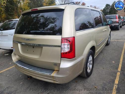 2011 Chrysler Town & Country Touring