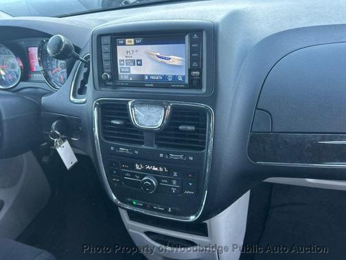 2011 Chrysler Town & Country Touring