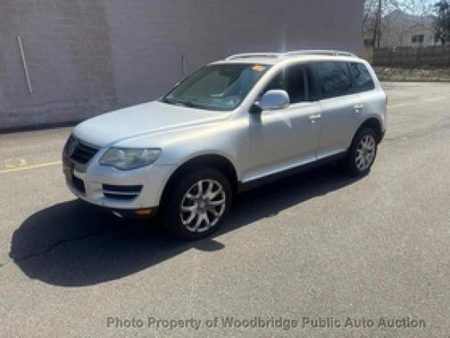 Reflex Silver Metallic 2009 Volkswagen Touareg 2 VR6