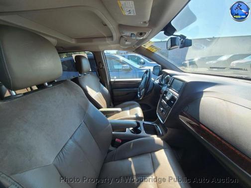Sapphire Crystal Met Clearcoat 2011 Chrysler Town & Country Limited