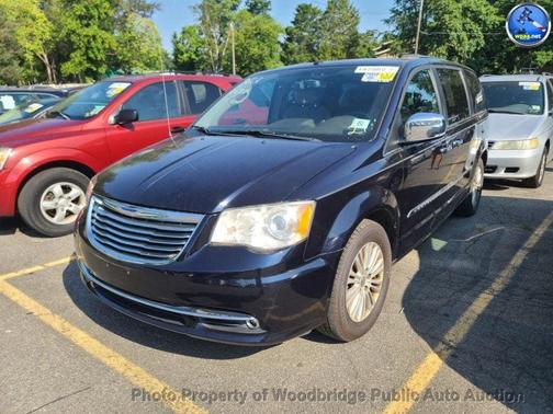 Sapphire Crystal Met Clearcoat 2011 Chrysler Town & Country Limited