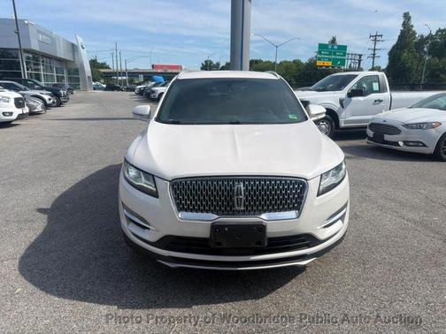 White 2019 Lincoln MKC Select