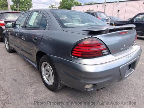 Graystone Metallic 2004 Pontiac Grand Am SE