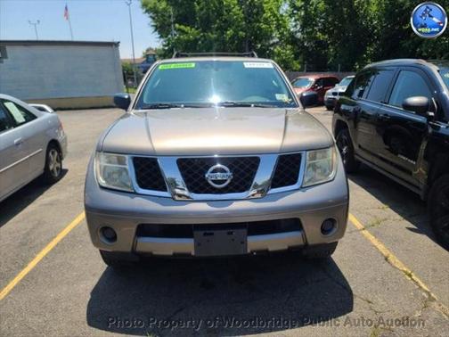 2005 Nissan Pathfinder XE
