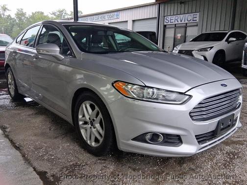 Ingot Silver 2016 Ford Fusion SE