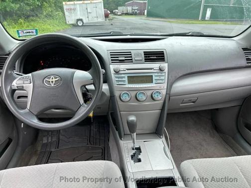 Classic Silver Metallic 2009 Toyota Camry LE