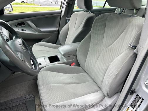 Classic Silver Metallic 2009 Toyota Camry LE