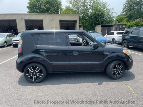 2010 Kia Soul +