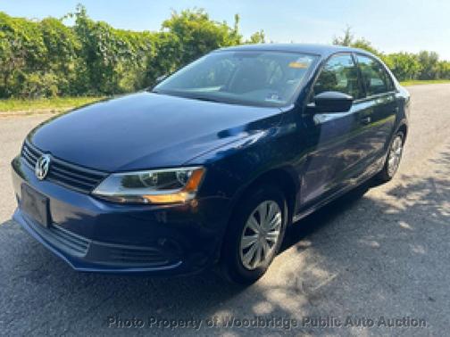 Blue 2014 Volkswagen Jetta Man S