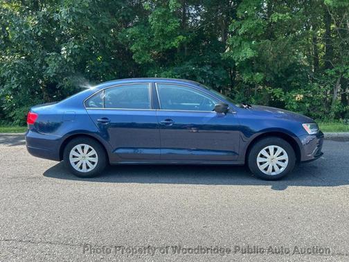 Blue 2014 Volkswagen Jetta Man S