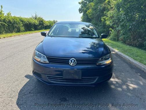 Blue 2014 Volkswagen Jetta Man S