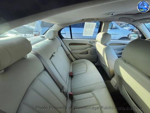 2002 Jaguar X-Type 2.5L