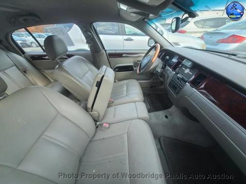 2004 Lincoln Town Car Ultimate L