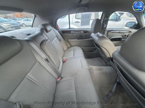 2004 Lincoln Town Car Ultimate L