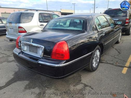 2004 Lincoln Town Car Ultimate L