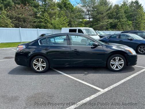 Super Black 2010 Nissan Altima 2.5 S