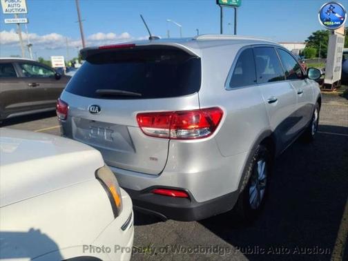 2016 Kia Sorento LX