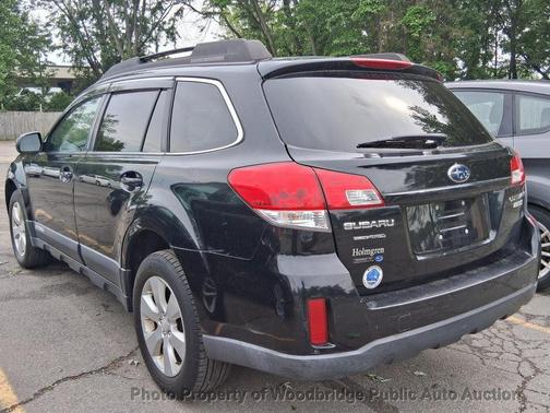 Crystal Black Silica 2010 Subaru Outback 2.5 i Premium