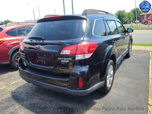 Crystal Black Silica 2010 Subaru Outback 2.5 i Premium
