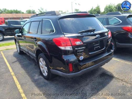 Crystal Black Silica 2010 Subaru Outback 2.5 i Premium