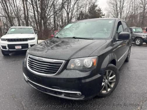 2015 Chrysler Town & Country S
