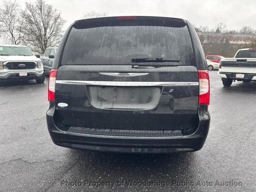 2015 Chrysler Town & Country S