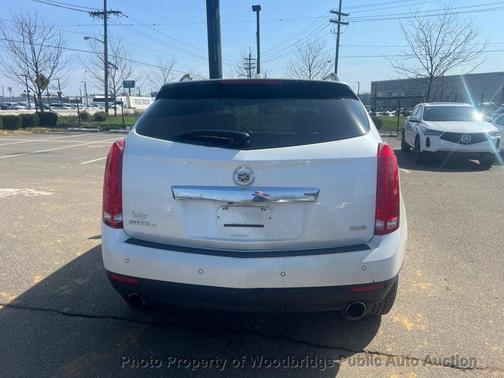 White 2013 Cadillac SRX Luxury Collection