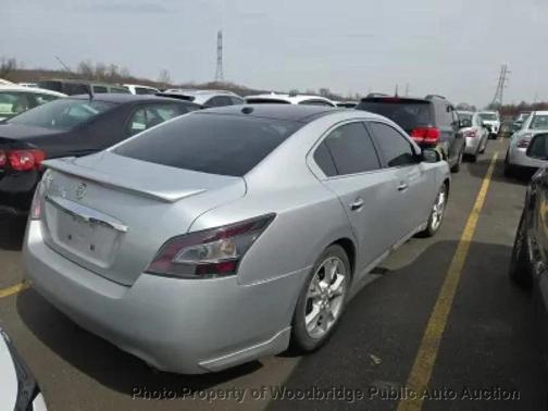 Brilliant Silver Metallic 2013 Nissan Maxima SV
