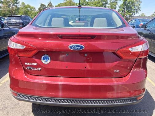 Red 2013 Ford Focus SE