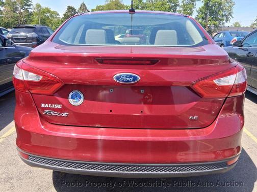 Red 2013 Ford Focus SE