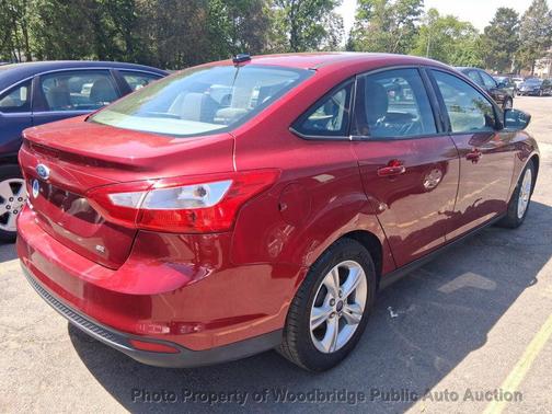 Red 2013 Ford Focus SE