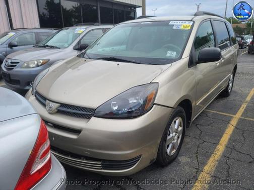 2005 Toyota Sienna LE