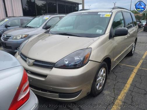 2005 Toyota Sienna LE