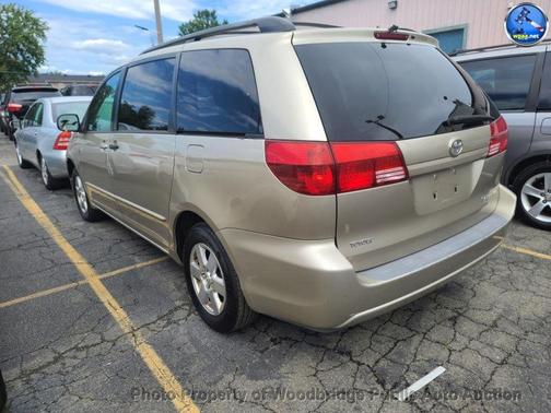2005 Toyota Sienna LE
