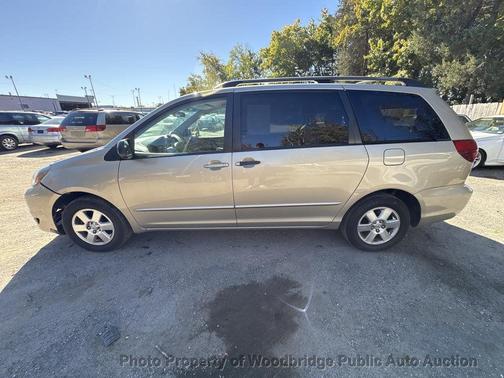 2005 Toyota Sienna LE