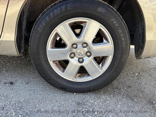 2005 Toyota Sienna LE