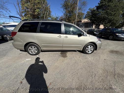 2005 Toyota Sienna LE